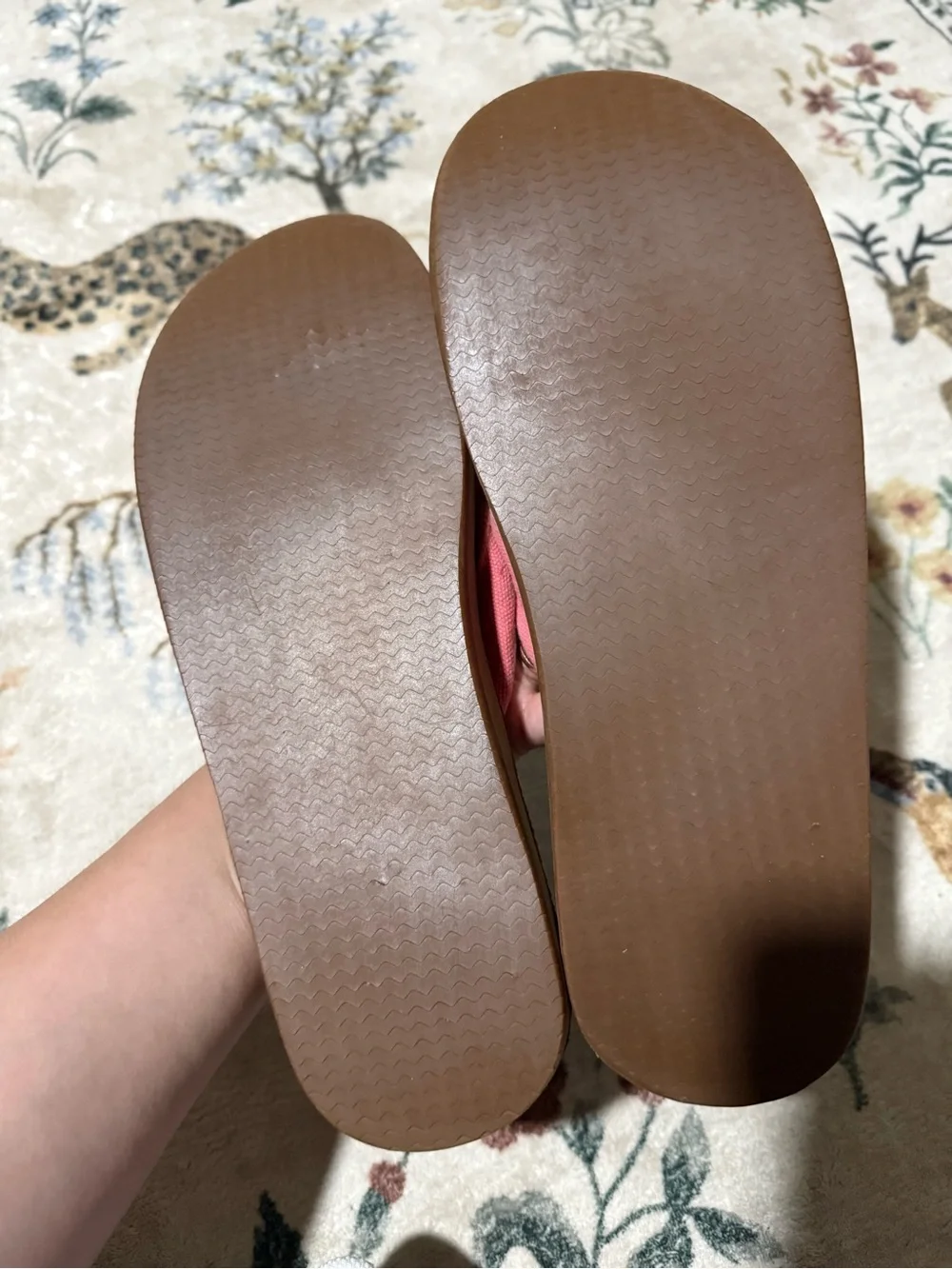Vineyard vines Pink Canvas Flip Flops with Tan Footbed 11